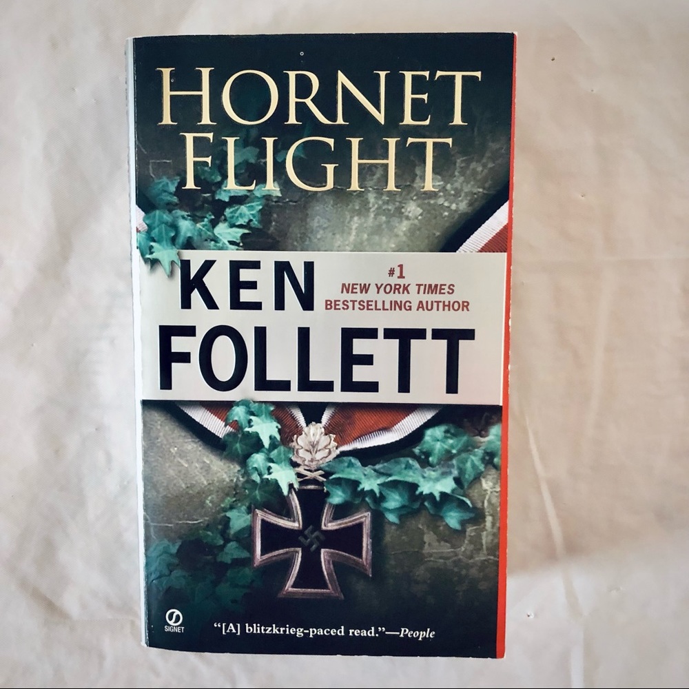 💝 Hornet Flight Ken Follett, An Historical Fiction Mass Produced Paperback Book